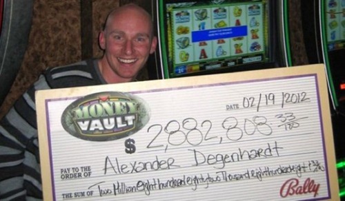 Un Marine decrohc nele jackpot au casino Bellagio